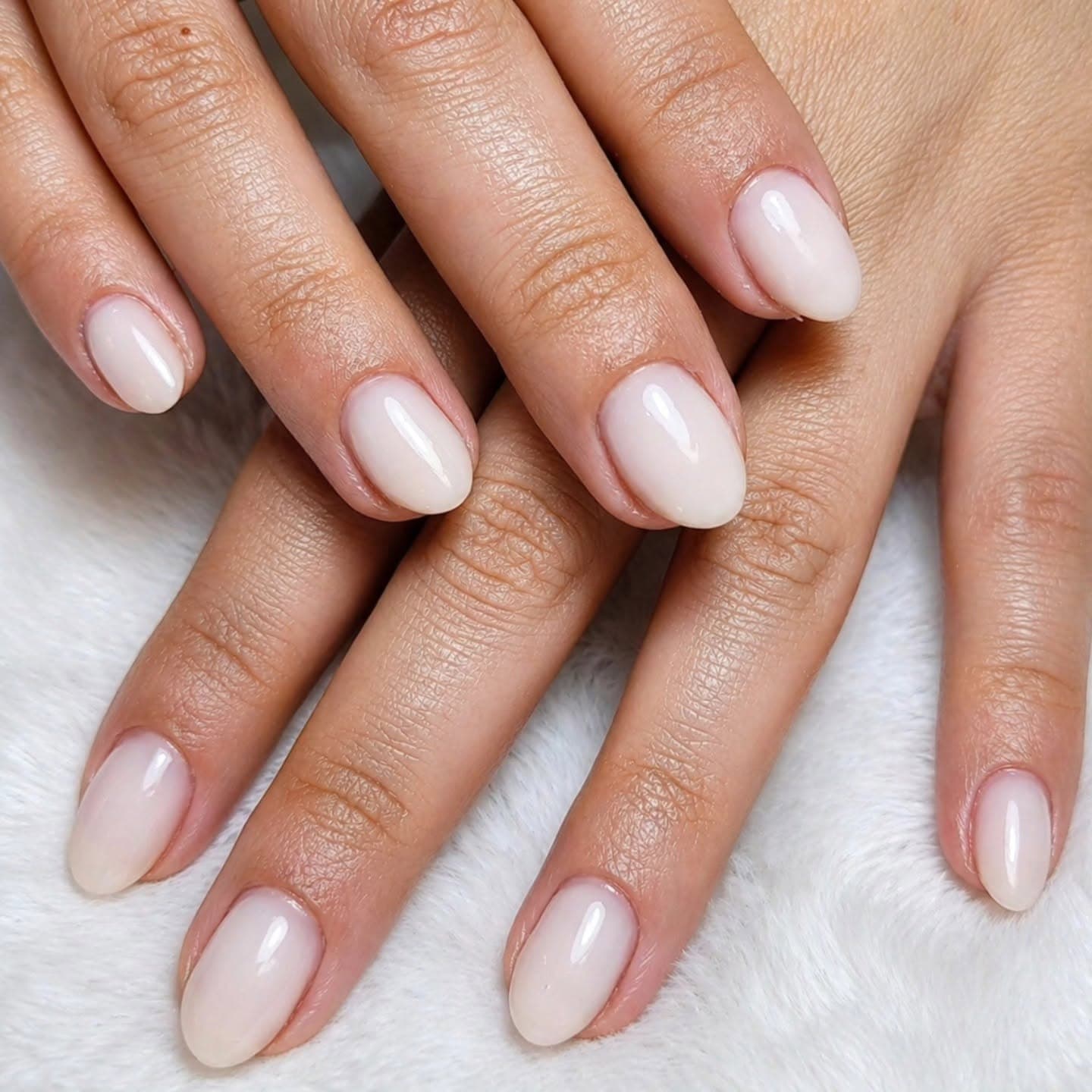 Gainage sur ongles naturels - Blanc laiteux